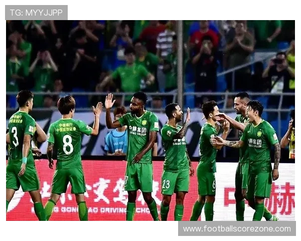 中国足球迎战强敌备战世界杯预选赛 新阵容亮相引关注