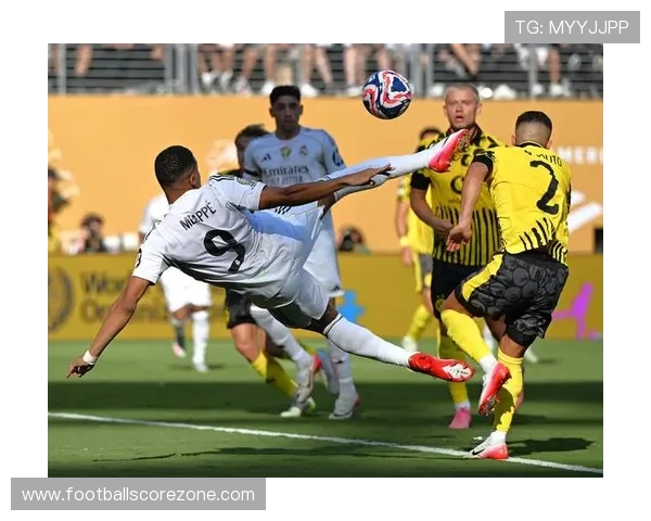 最新全面足球比分数据实时查询与赛况分析平台